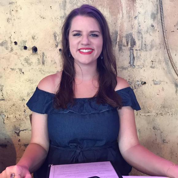 Meet your Posher, Becca - Picture 1 of 1